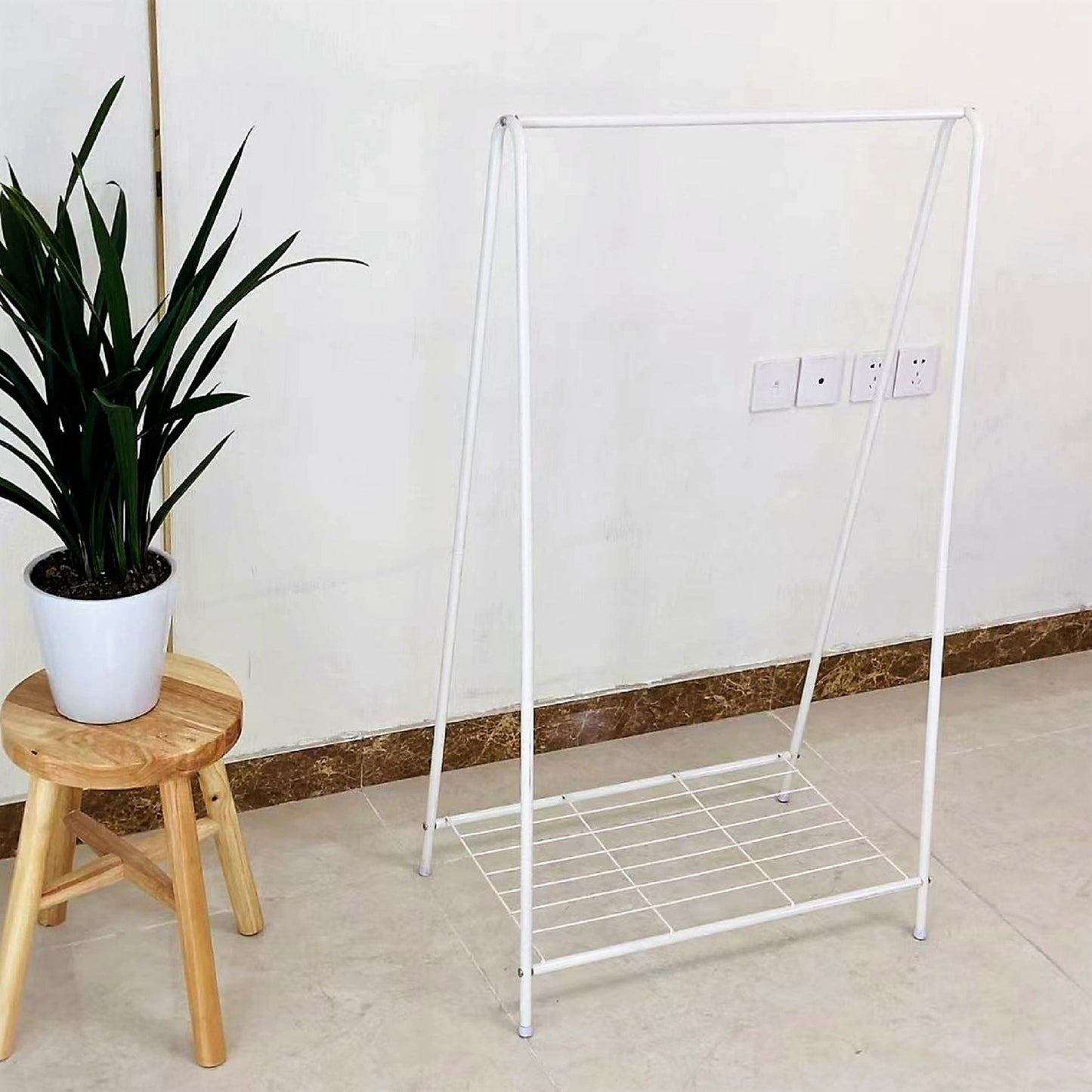 1 ladder to secure hangers (White)