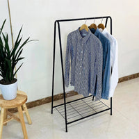 1 ladder to secure hangers (Black)